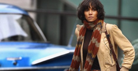 Halle Berry, Luisa Rey en "Medias vidas: El primer misterio de Luisa Rey"